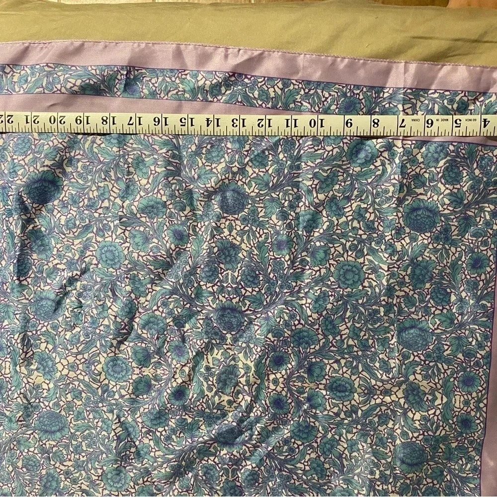 *EUC* Vintage 1950s vintage scarf, 100% Soft Acetate Waterproof made in … - Picture 5 of 7